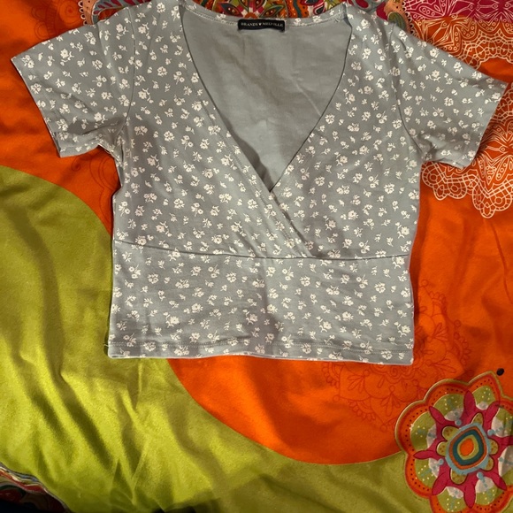 BRANDY MELVILLE !!! So cute this little crop top. It speaks for its self. - Picture 7 of 9